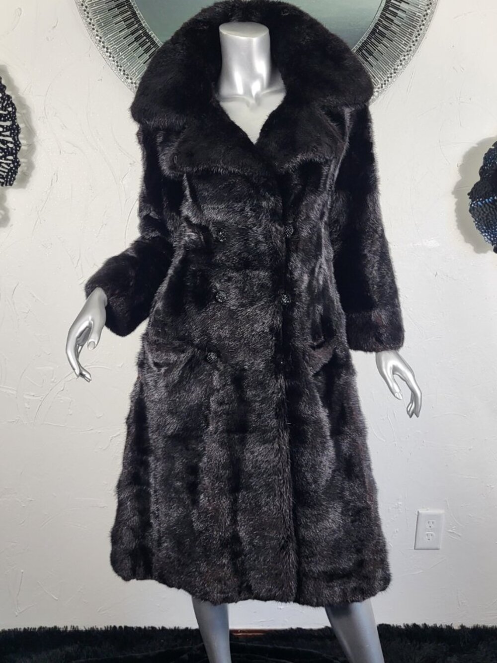 ALASKAN FURS~XS/S~VINTAGE LONG GLOSSY BLACK BROWN GENUINE REAL MINK FUR COAT